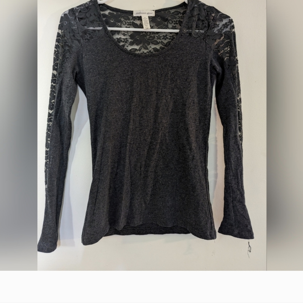 Reserved ambiance tee